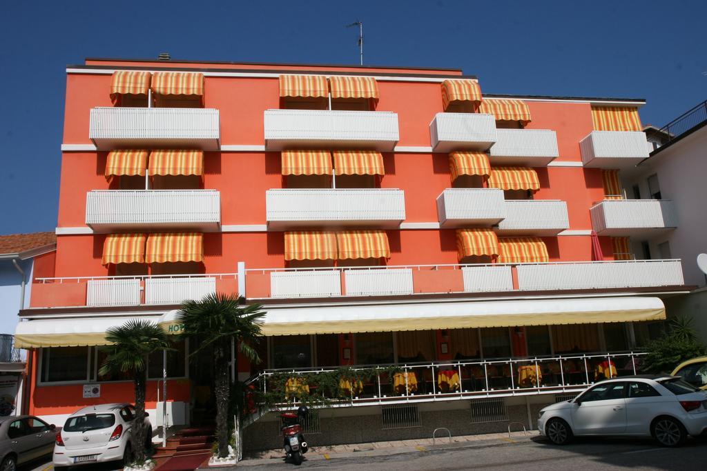 Hotel Paron Bibione Exterior foto